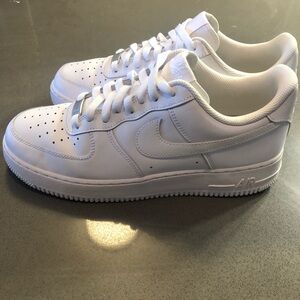 Men’s Nike Air Force 1 '07 CW2288-111, Size 9.5, White